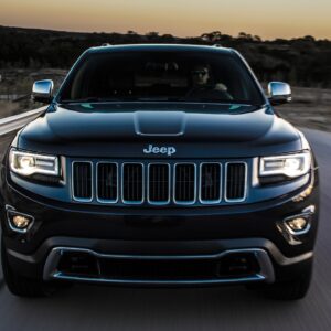 2014-Jeep-Grand-Cherokee-Diesel-front-grille-1-1