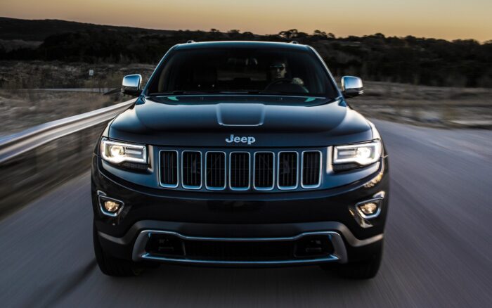 2014-Jeep-Grand-Cherokee-Diesel-front-grille-1-1 2014-Jeep-Grand-Cherokee-Diesel-front-grille-1-1